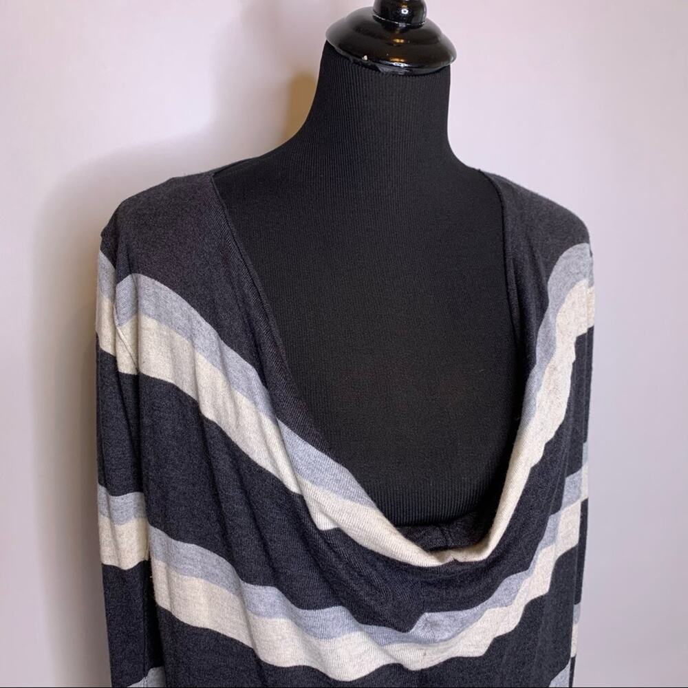 Tommy Bahama gray white striped wool blend cowl neck sweater size Medium - Picture 3 of 12